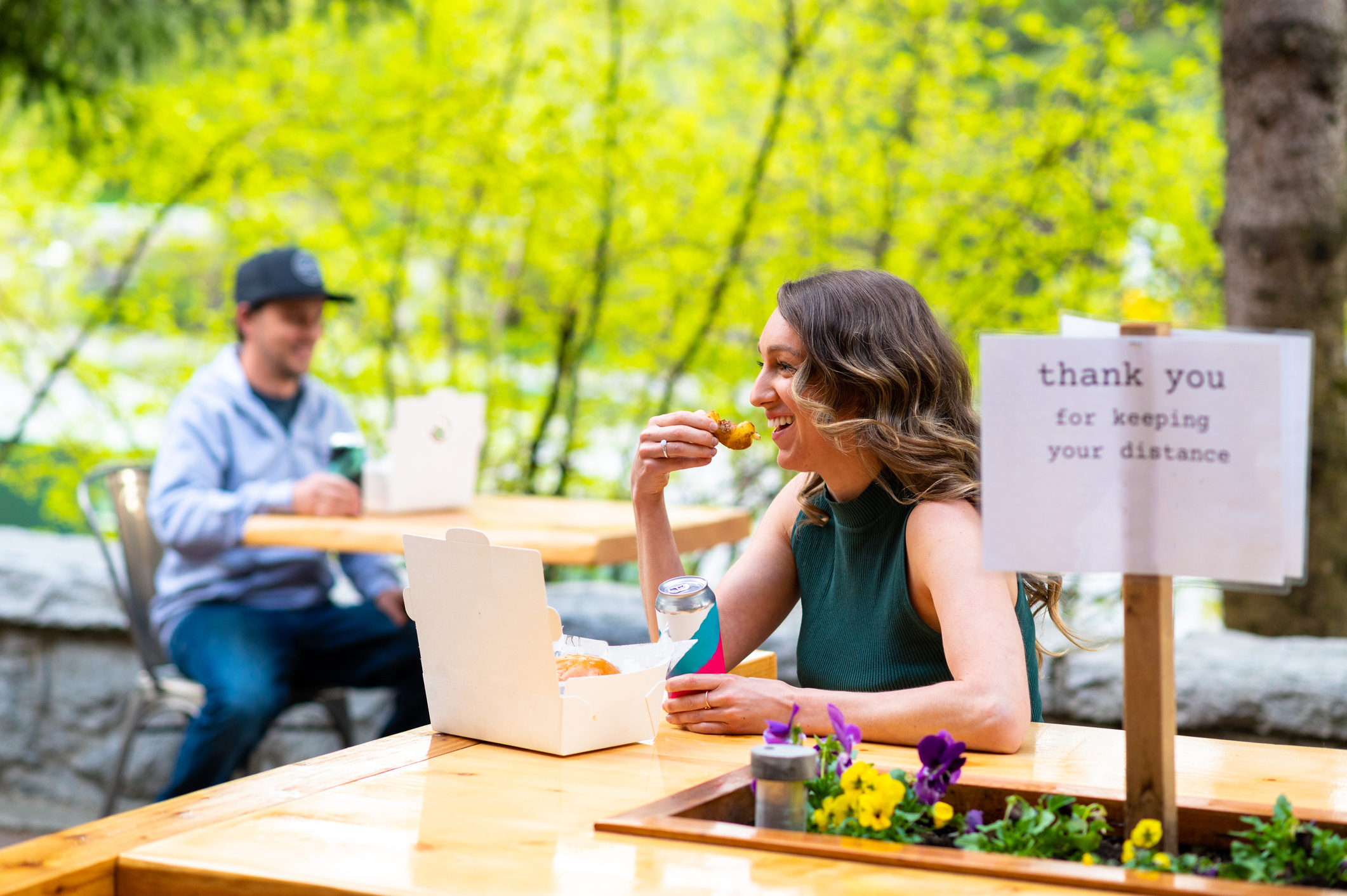 social distancing restaurant